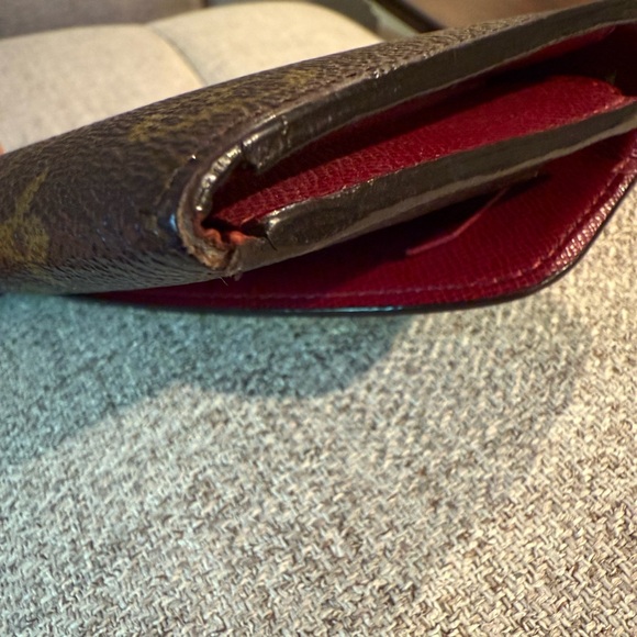 Louis Vuitton Emilie Wallet- Fuchsia - Picture 10 of 13